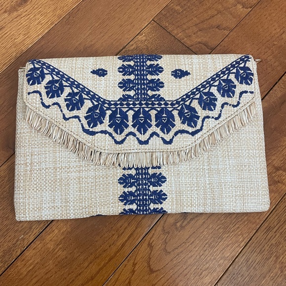 Stella & Dot Handbags - Stella & Dot Natural Straw Clutch with Blue Embroidery